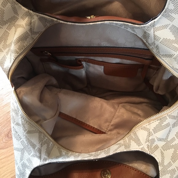 Michael Kors handbag - Picture 4 of 5